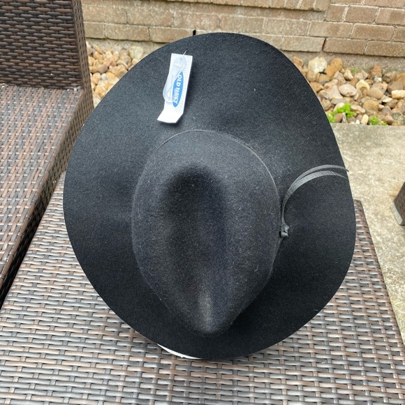 Old Navy Hat - Picture 6 of 7